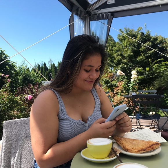 Meet your Posher, Amanda - Picture 1 of 1